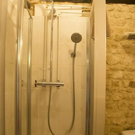 La Vieille Ferme Bed & Breakfast 4*